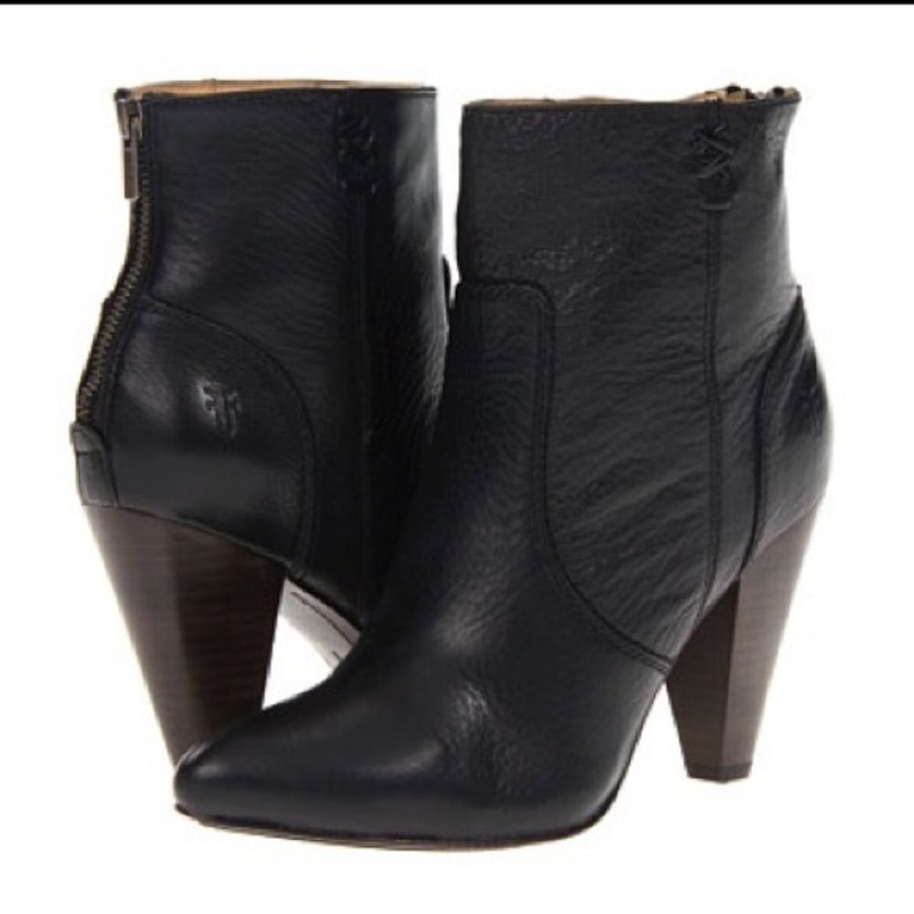 FRYE women’s black leather Regina block heeled booties sz 10